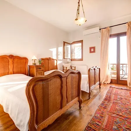 Villa Aggelikes Luxury With Private Pool & Amazing Sea View *